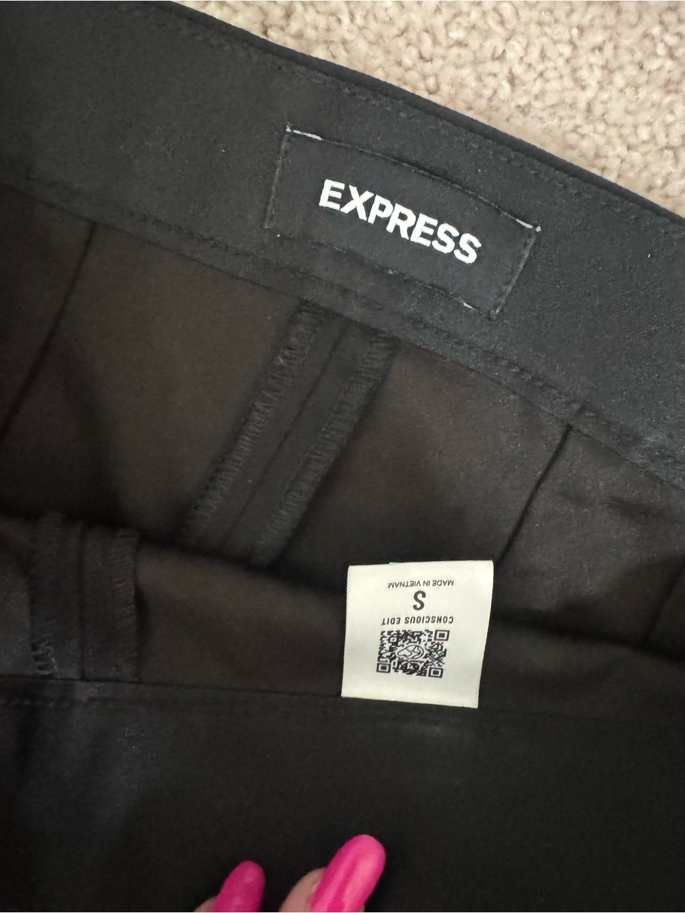 Women’s black flare dress pants from express. Size small. - Picture 3 of 4